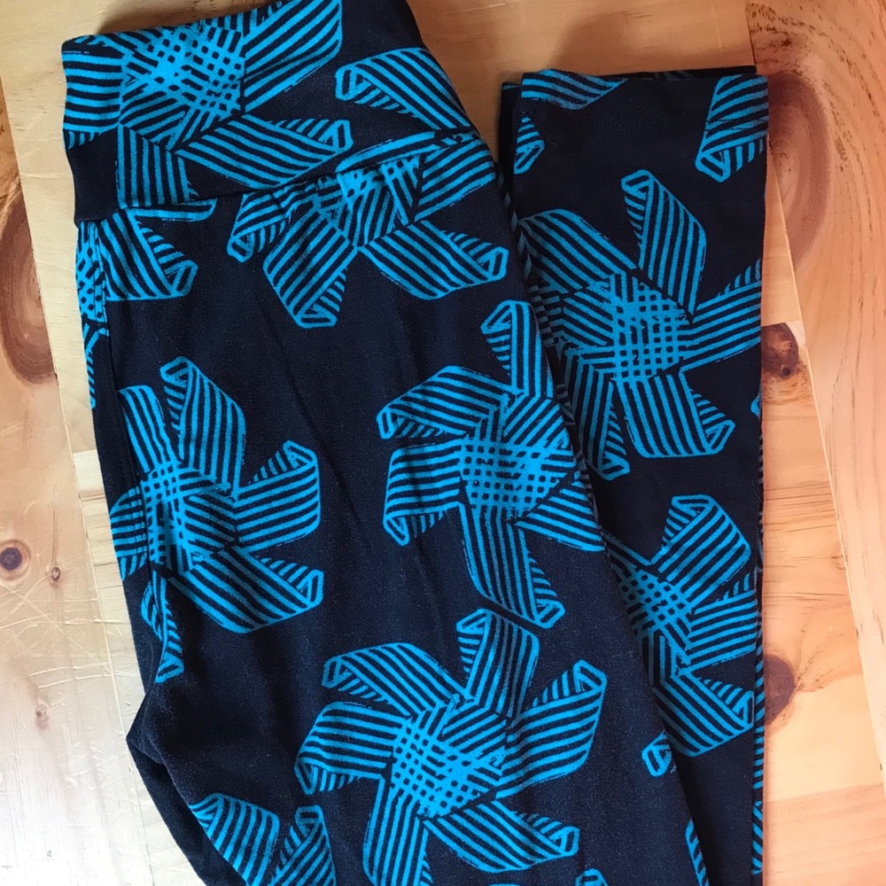 Buttery soft LuLaRoe OS leggings